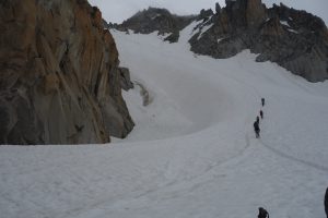Une cordée à l attaque du col