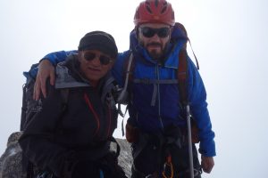 Romano s'accroche à ce qu'il peut pour ne pas tomber