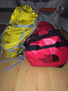 Appremment un magasin North Face tient dans un sac